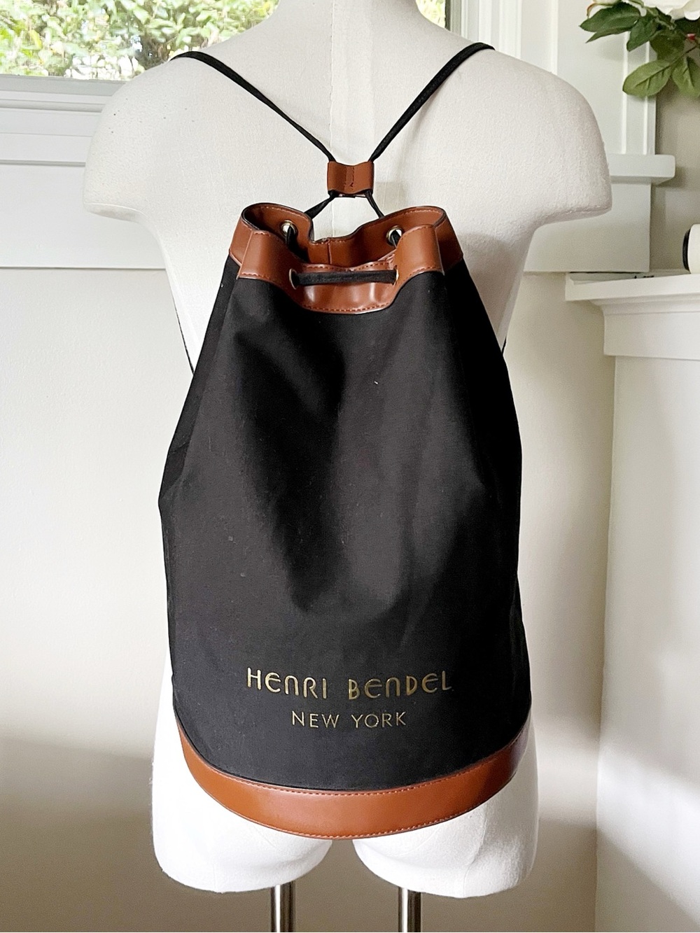 🆕 Listing! Henri Bendel | Vintage Drawstring Backpack